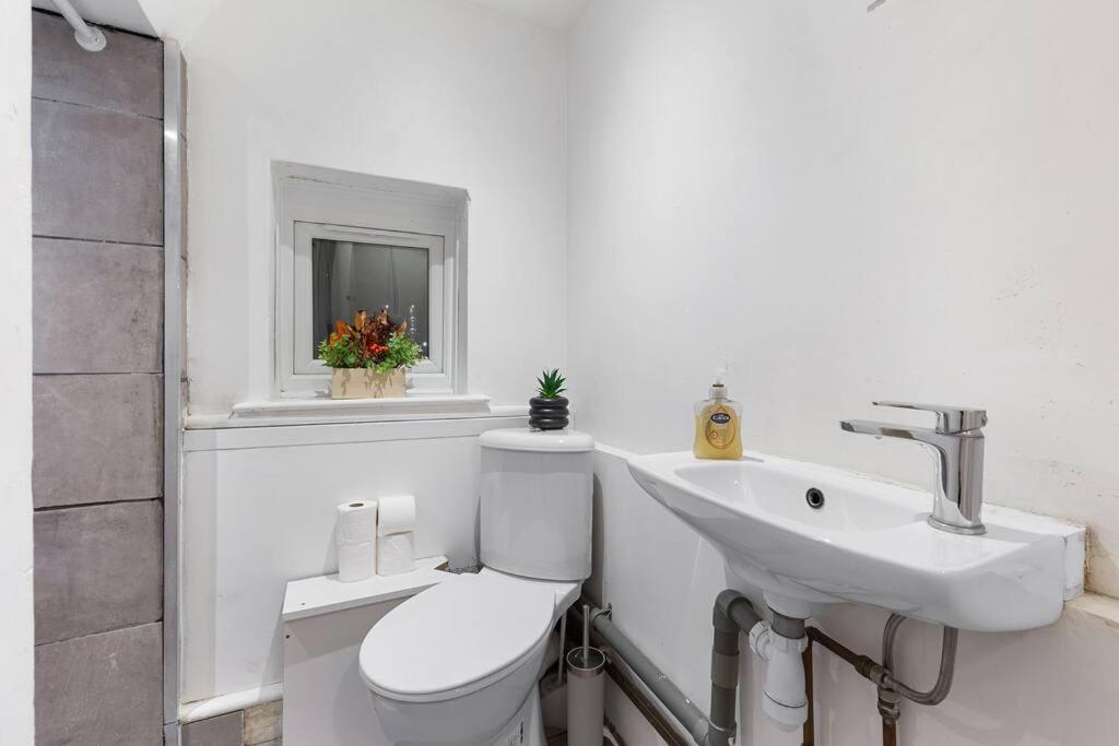 Holiday Home Near Kings Cross Sleep 12 Sp7 لندن المظهر الخارجي الصورة