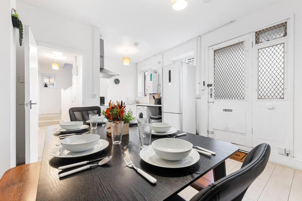 Holiday Home Near Kings Cross Sleep 12 Sp7 لندن المظهر الخارجي الصورة